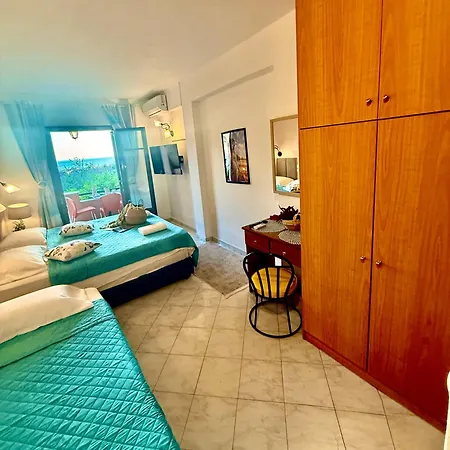 Aparthotel Travellers Beautiful Elen Agios Gordios Sea