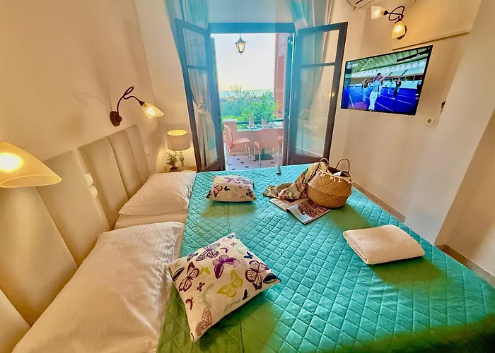Travellers Beautiful Elen Agios Gordios Sea Aparthotel 3*